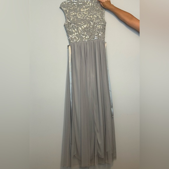 New never worn with tags grey and silver sequin prom dress - Picture 4 of 4